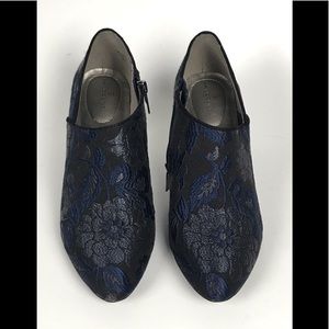 Bandolino Black & Blue Brocade Booties Sz 8.5 NEW